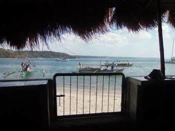 Gumleaves Hotel And Restaurant Olongapo Exterior photo
